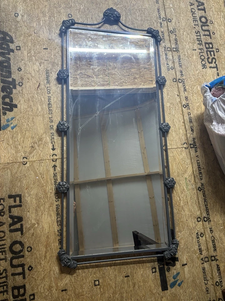 "Espejo grande antiguo de hierro fundido - 55"" de alto" Foto 2 de 4