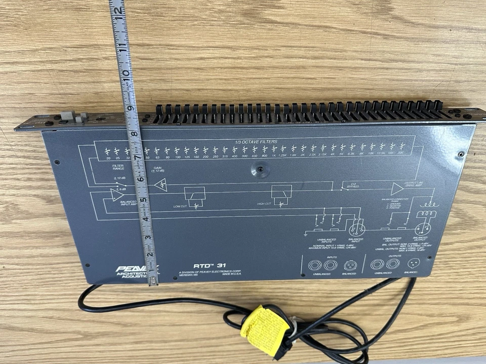 Peavey RTD 31 1/3 Octave Graphic Equalizer (ROC039606) **READ DESRIPTION** - Image 4 of 4