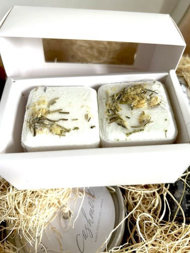 Marigold & Grey Luxury “Thinking Of You” Curated Gift Box Retails $174 - Picture 7 of 24