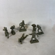 TIM MEE TOYS Toy soldiers vintage Green Plastic Army men Lot Of 7