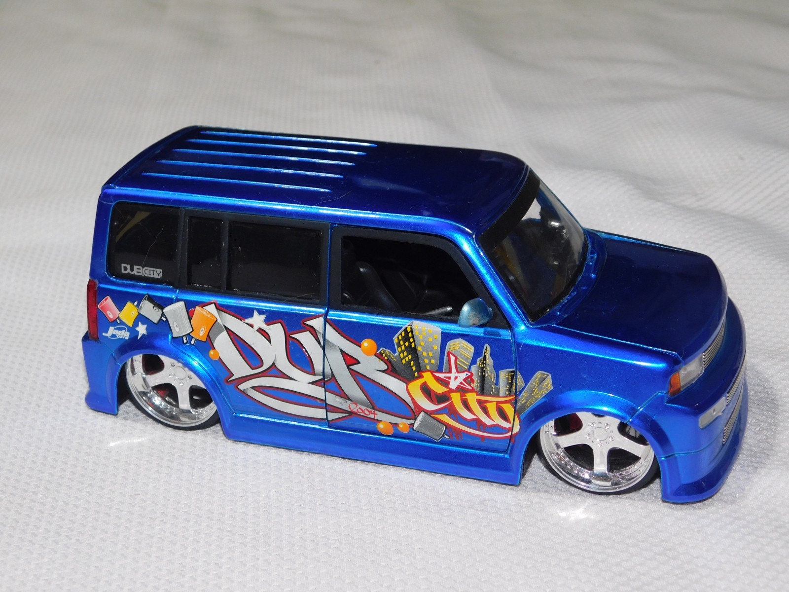 Jada DUB CITY 2004-2006 SCION xB 1:24 BLUE Diecast IMPORT