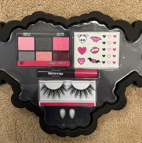 Monster High Draculaura Makeup Kit Eye Shadow Palette Lip Cream Mirror And More! - Picture 6 of 8