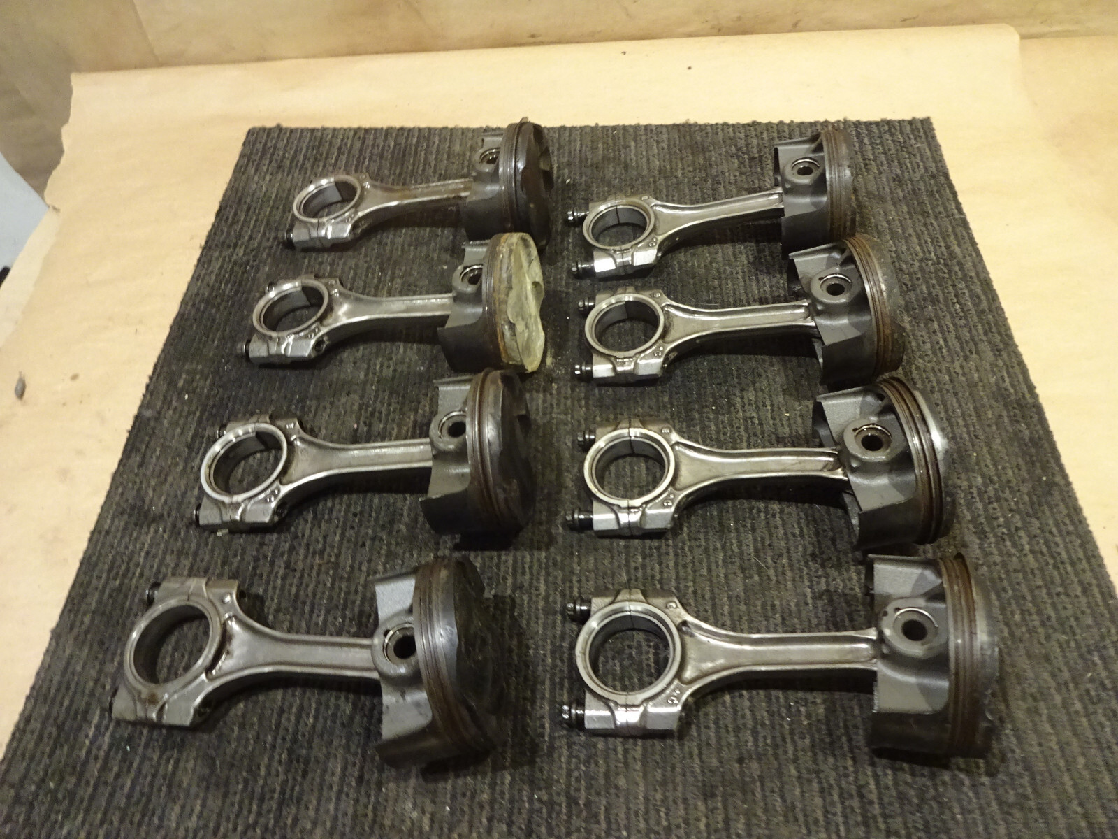 Ferrari California- Set Of Pistons & Con Rods P/N 264369-264370