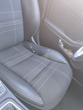 Tappezzeria Mercedes Gla con difetti per ricambi