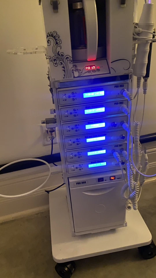 Máquina facial multifunción de microdermabrasión 17 en 1 equipo de belleza spa Foto 2 de 4