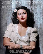 HEDY LAMARR PROTAGONIZANDO TORTILLAS PLANAS HERMOSA FOTO A COLOR POR CHIP SPRINGER