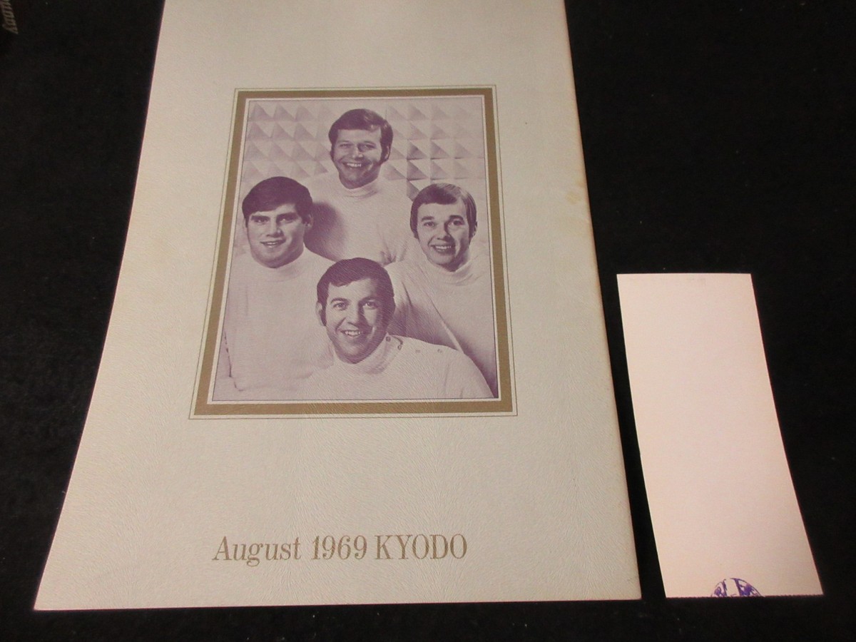 THE BROTHERS FOURサイン色紙 Brothers Four 1969 Japan Tour Book with Ticket Stub Dick Foley
