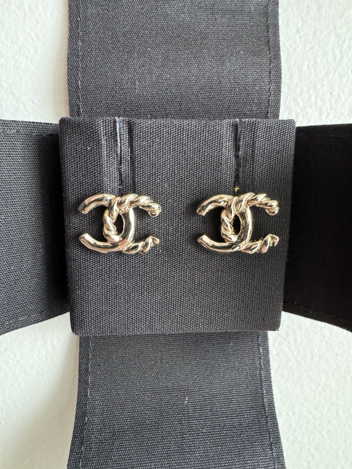 Chanel CC Logo Gold Earrings 25C Luxury Fashion Jewelry