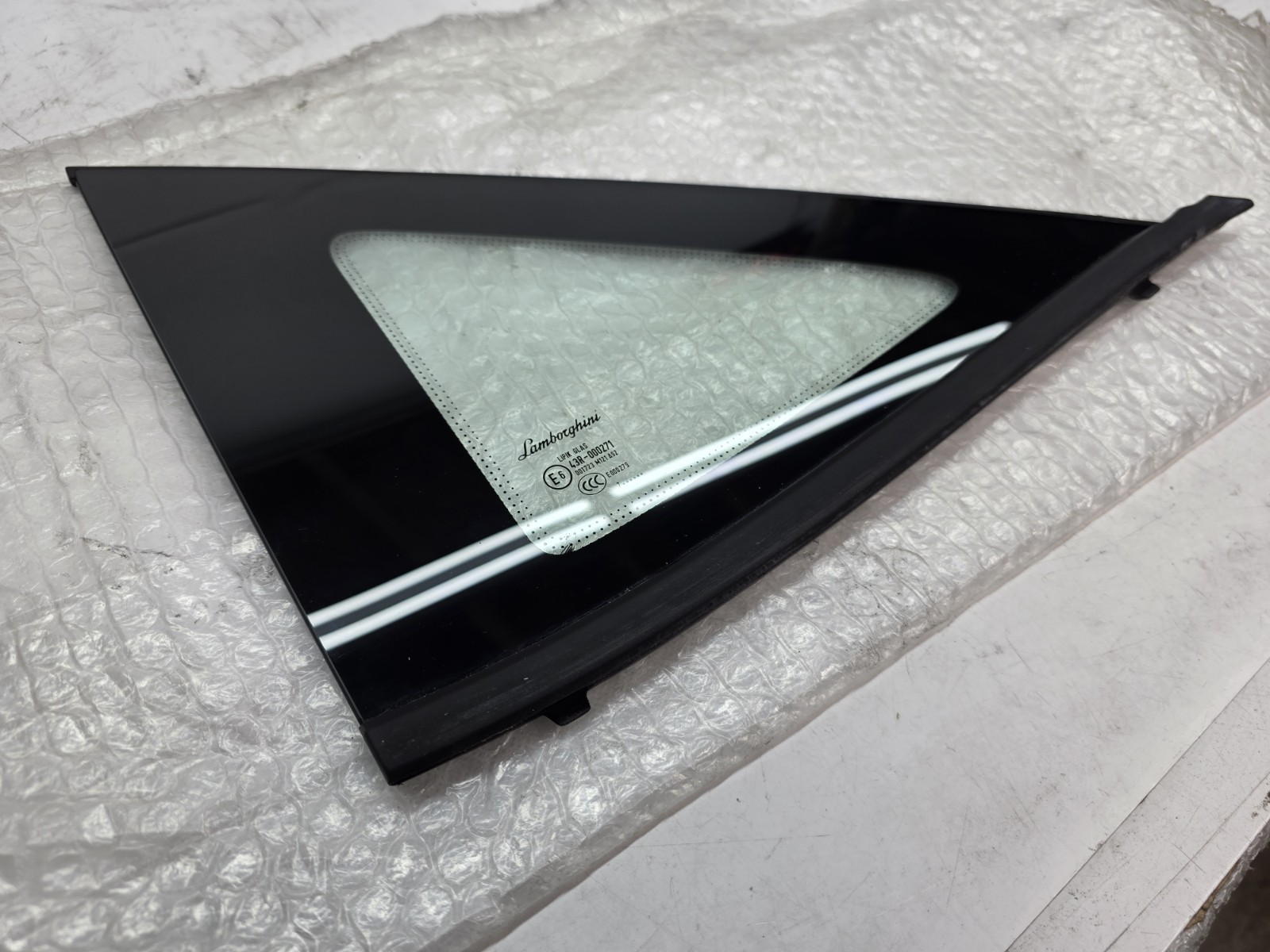 LAMBORGHINI AVENTADOR COUPE ROADSTER FRONT RIGHT WINDOW GLASS OEM 470845116A 