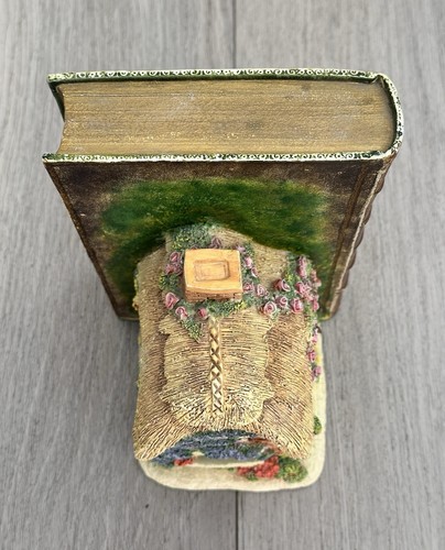 Lilliput Lane Foxton Folks Design By Kay Baker The Bookworm 1995 Vintage Bookend - Picture 7 of 10
