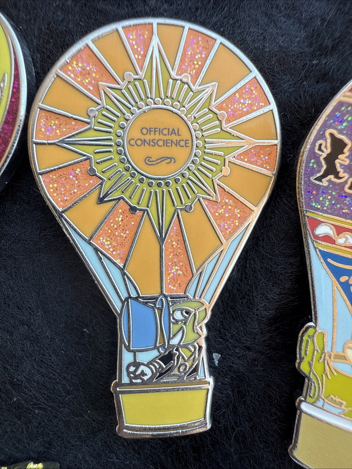 2014 Blind Box Adventure Hot Air Balloons Pins from Disney - Jiminy Cricket