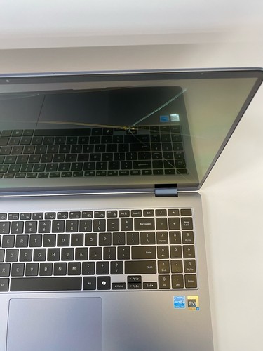 Samsung Galaxy Book4 360, grigio, 15,6", 16 GB RAM, 512 GB SSD, Windows 11, rotto - Foto 5 di 7