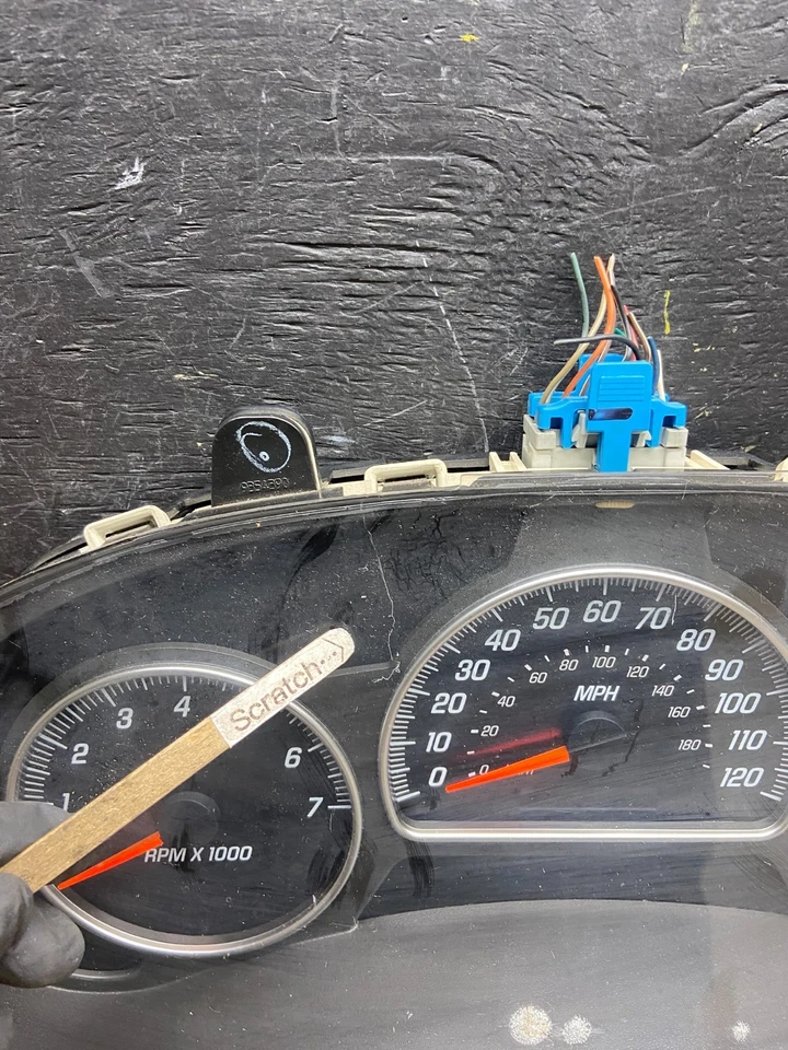 2002 to 2004 GMC Envoy Speedometer Cluster Gauge Oem T9181 DG - Image 2 of 4