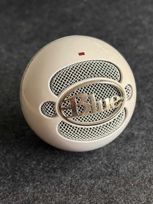Blue Snowball Ice USB Microphone for Recording, Streaming, Podcasting - White
