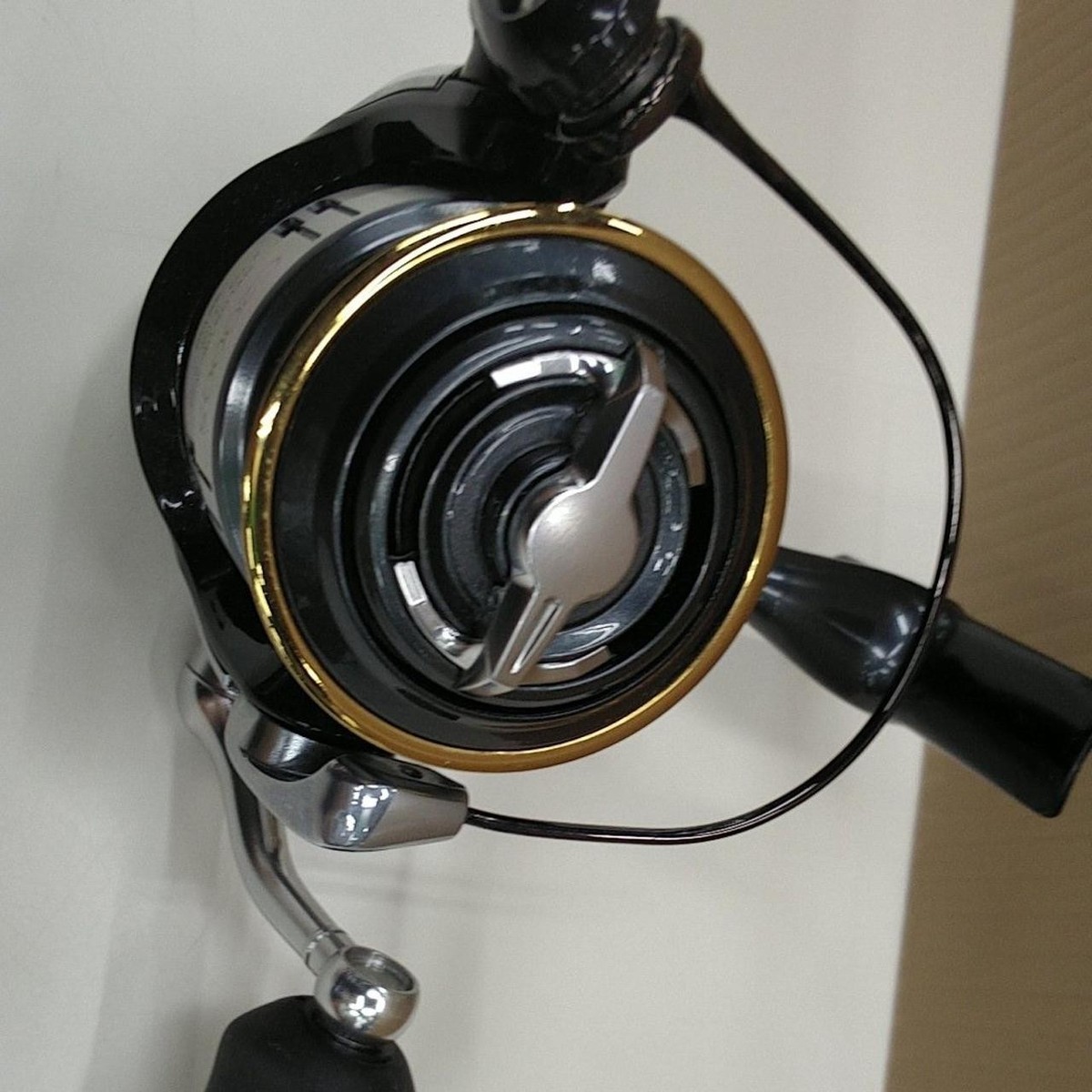 SHIMANO 12 VANQUISH C2000S SPINNING REEL 819297 | eBay