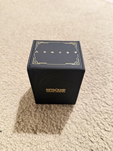 Riftbound Deck Box ENGLISH Worlds 2025 Bundle Exclusive League of Legends - NEW - Picture 2 of 2
