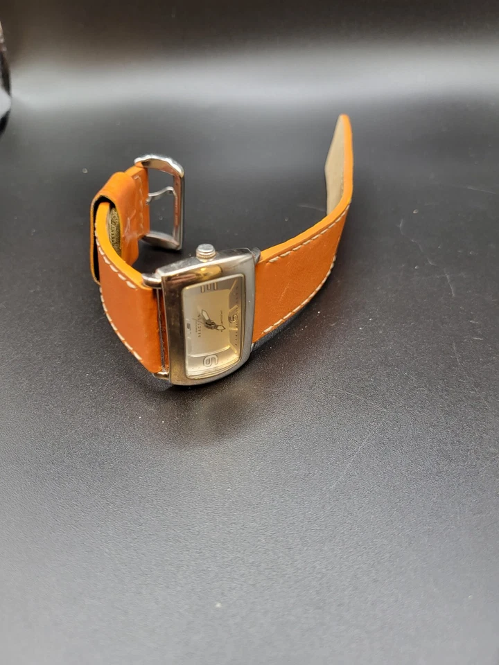 Kenneth Cole Reaction Reloj de Cuarzo Damas 33 x 22 mm Cuero Naranja Batería Nueva Foto 4 de 4