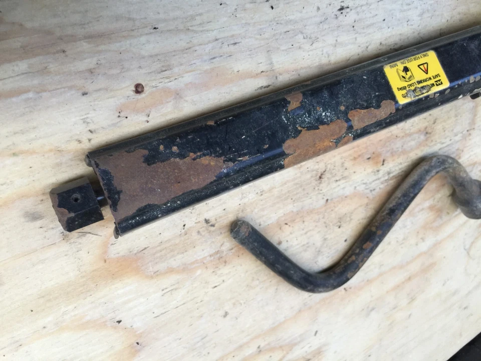 Herramienta de elevación de neumáticos de repuesto de rueda Austin Mini Rover Mini Cooper Jack de colección Foto 2 de 4