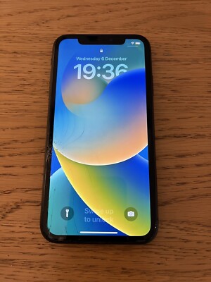 iphone 11 64gb unlocked used Cracked Screen Back Camera Broken