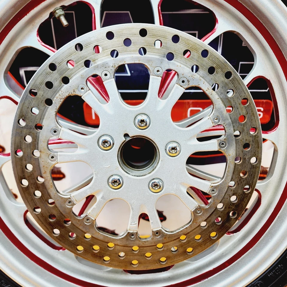 RADIOS NEUMÁTICOS LLANTA DELANTERA HARLEY DAVIDSON TOURING SOFTAIL DYNA SPORTSTER 18" Foto 3 de 4