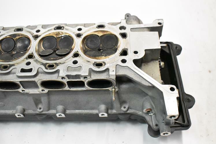 Left Engine Cylinder Head 6.0L V12 Assembly OEM Aston Martin DB9 2001