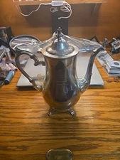 Vintage International Silver Company  Silver-plated Lidded Tea Pot