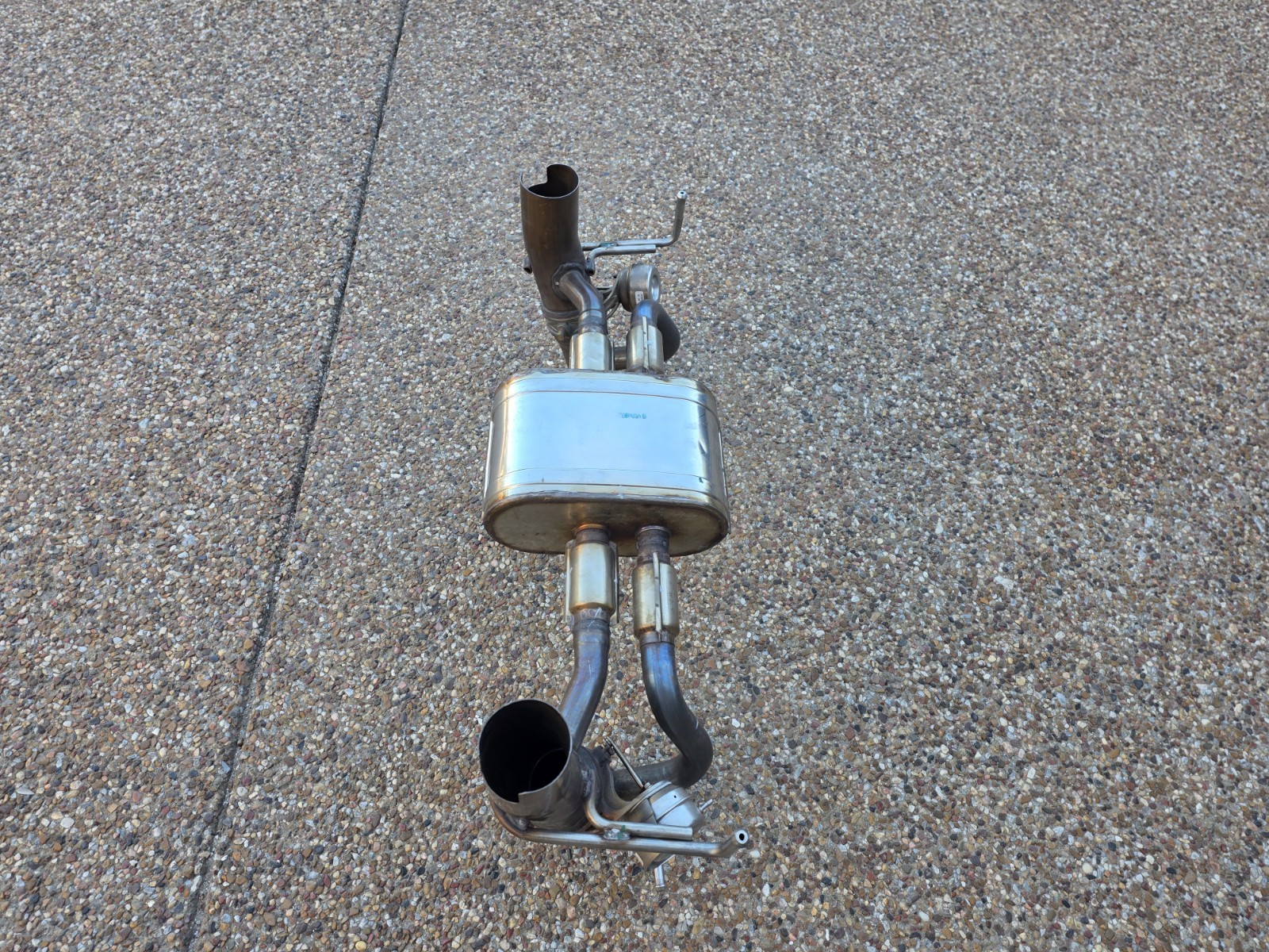 FERRARI F8 TRIBUTO OEM GENUINE ORIGINAL CENTER MUFFLER & CATS EXHAUST SYSTEM