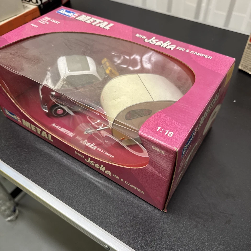 BMW Isetta 250 & Camper Rot Weiß 1957 Revell 1:24 - Bild 4 von 4