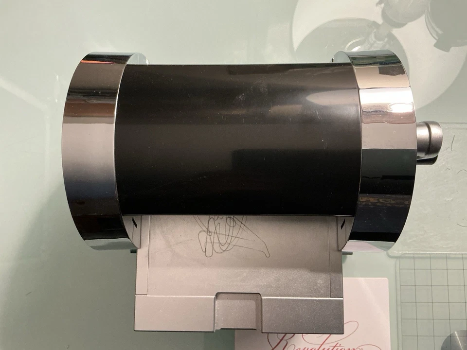 Máquina troqueladora Quickutz Revolution + estuche cuadrado + 9 juegos de troqueles (usados) Foto 3 de 4