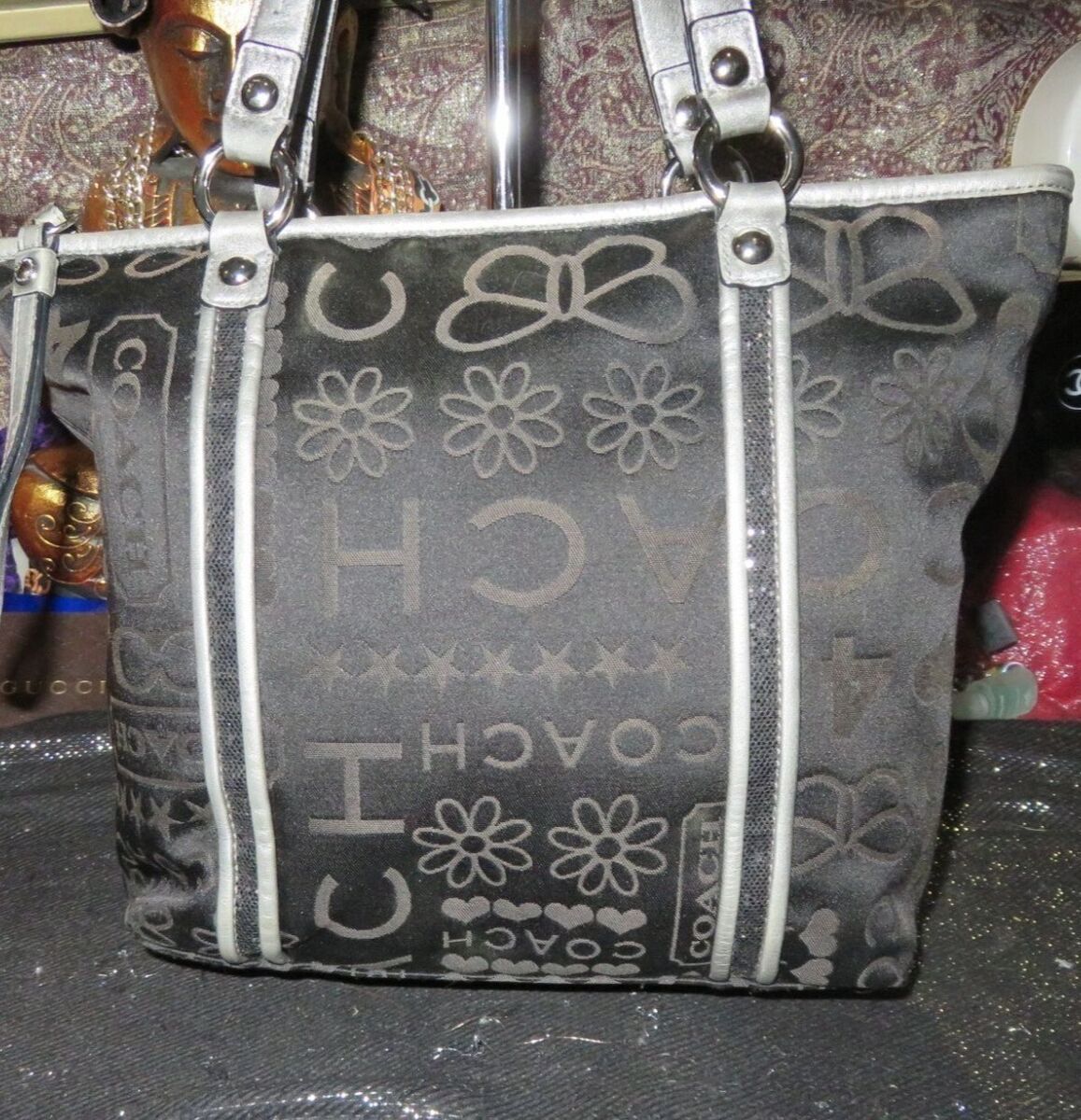 Coach 2010 Poppy Black & Silver Bandana Glitter Graffiti Coach 2010 Poppy Black & Silver Bandana Glitter Graffiti