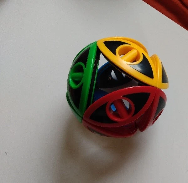 LOTE DE JUGUETES ROMPECABEZAS CUBO TWISTY MÁGICO DAYAN ESFERA HUECA SIN PEGATINAS HORTENSIA Foto 2 de 3