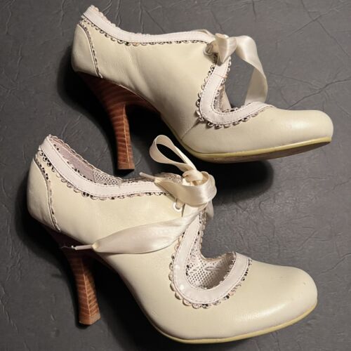 Licencia Poética Tacones Estilo Vintage Con Cinta Con Cordones Talla 8 (39) Blanco/Crema - Imagen 6 de 16