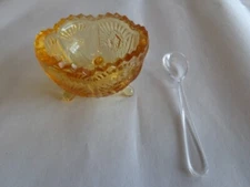 L.G. WRIGHT PANELED THISTLE AMBER OPEN SALT DIP W/SPOON