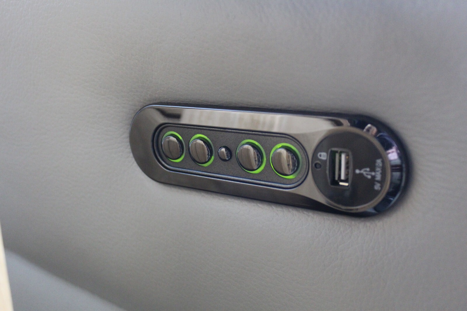 XAVIER, ELECTRIC RECLINER 2 SEATER SOFA & PAIR OF CHAIRS IN FEATHER