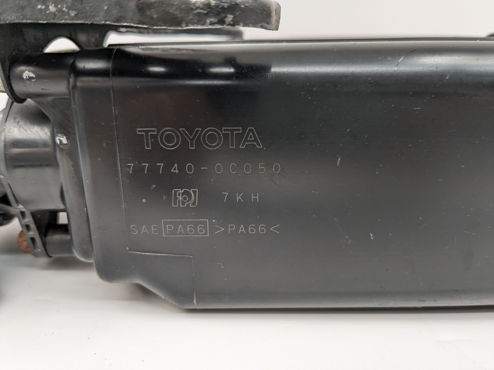 OEM 20072013 Toyota Tundra Evap Vapor Canister Charcoal 777400C050 eBay