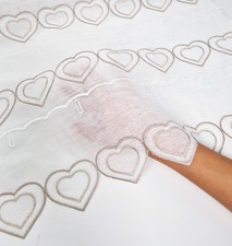 Tendine a vetro finestra bianche con Cuori BEIGE Shabby a Metraggio Bettina105