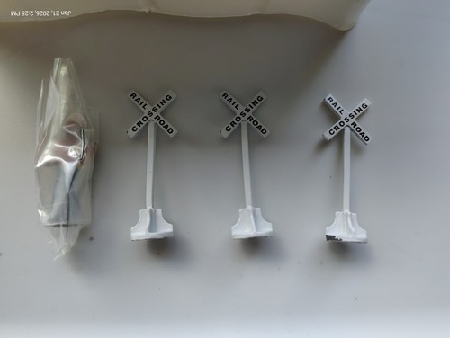 Eastwood Automobilia - # 4 Lionel Eastwood 5-piece set - 1953 Chevrolet Pickup - Picture 3 of 9
