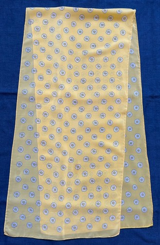 🌼 DAISY Long Silk Scarf – 24" Yellow White FLORAL Oblong Crepe Retro Chic - Picture 3 of 6