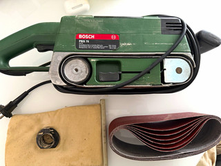 Bosch PBS 75 Bandschleifer 620 W 220 V Netzbetrieb inkl. Schleifbänder P80