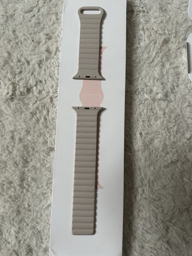 Apple Watch Series 4 44mm Stainless Steel comes with original straps everything - Picture 19 of 24