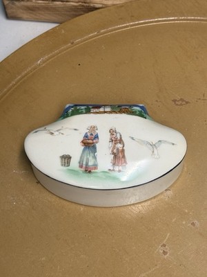 Antique ROYAL BAYREUTH  Brittany Women  Porcelain Trinket/Vanity Box