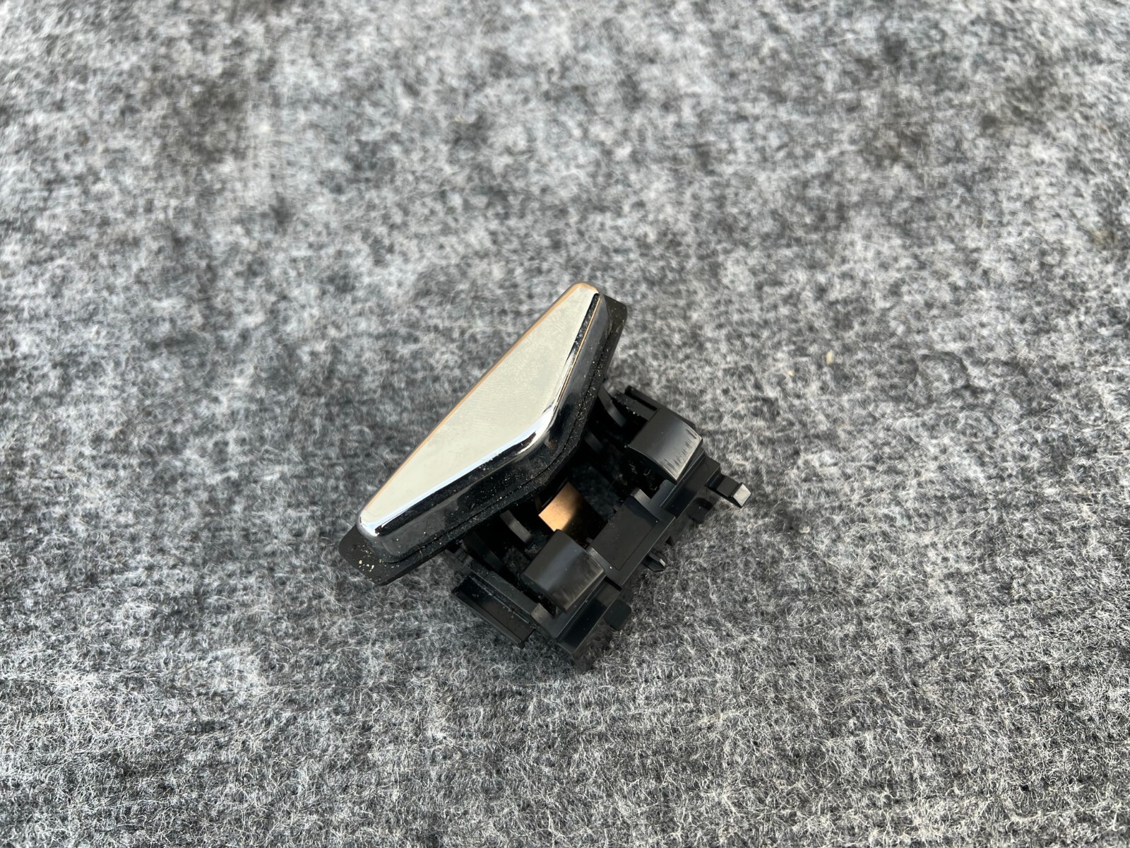 Maserati Ghibli 2014-2019 INNER Armrest