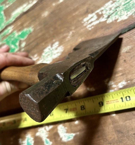 Vintage PLUMB Carpenters Hatchet Hammer Nail Puller Tool - Picture 4 of 10
