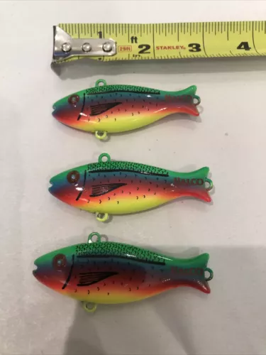 THREE Halco  3” TREMBLER  1 Oz  #070 Lure in RAINBOW- NEW OLD STOCK  L56