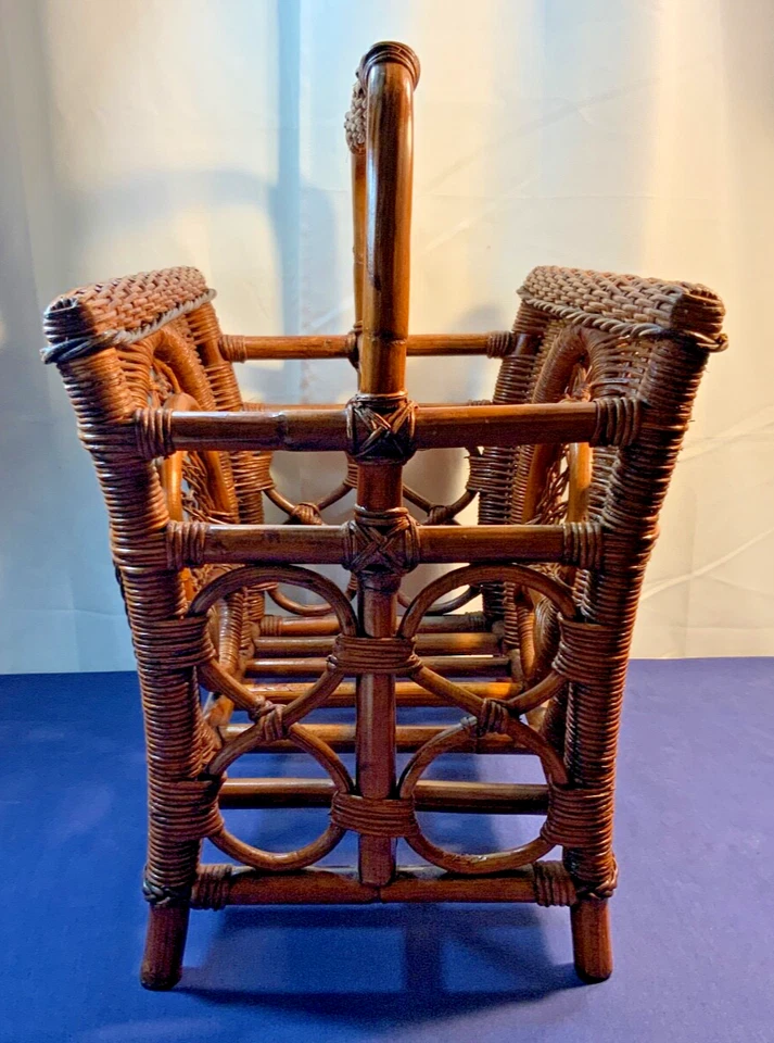 Estante de carga vintage moderno de mimbre tejido de bambú de mediados de siglo 18’’’x 17’’x 12’’’ Foto 4 de 4