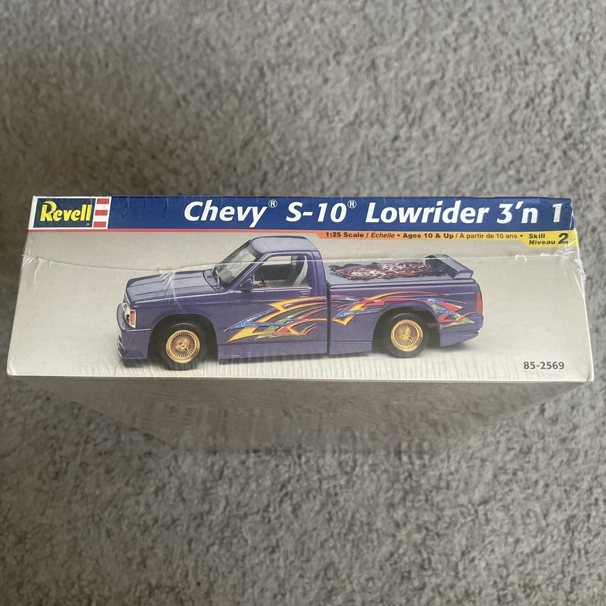 Revell 2569 1/25 Scale Chevy S-10 Lowrider Pickup 3'n1 Revell 2569 1/25 Scale Chevy S-10 Lowrider Pickup 3'n1