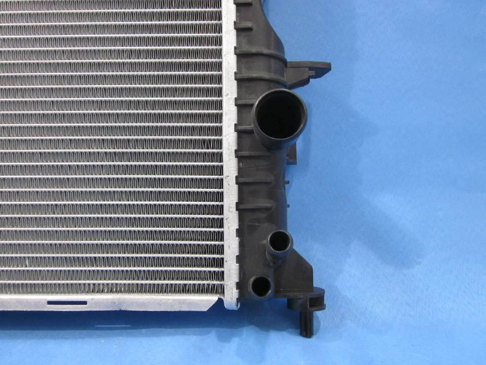 Landrover Discovery Series 2 TD5 99-04 Fenix Radiator - Image 3 of 4