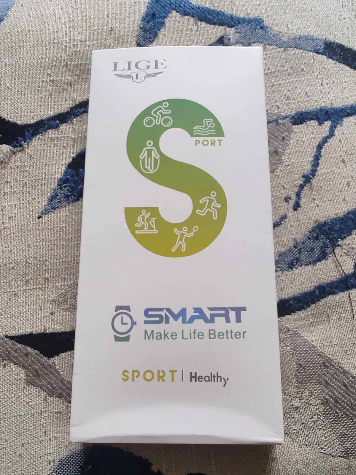 ladies LIGE sport smart watch BNIB steps, calories, oxygen, alarm, mms etc bling