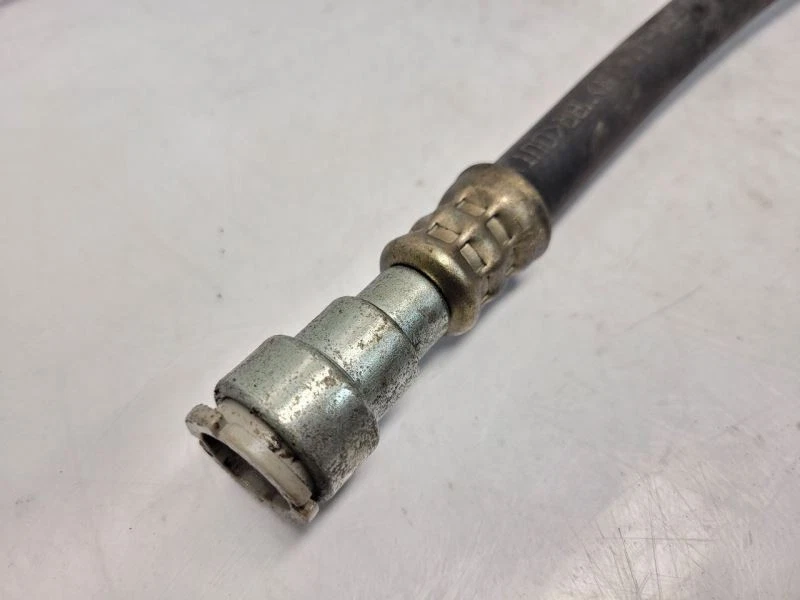 BMW 330Ci 2002 (3,0 L/AT) manguera de dirección asistida - rack a enfriador Foto 2 de 4