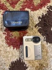 Polaroid PDC 700 Compact Digital Camera 0.8MP Built-in Flash Viewfinder w/ Case
